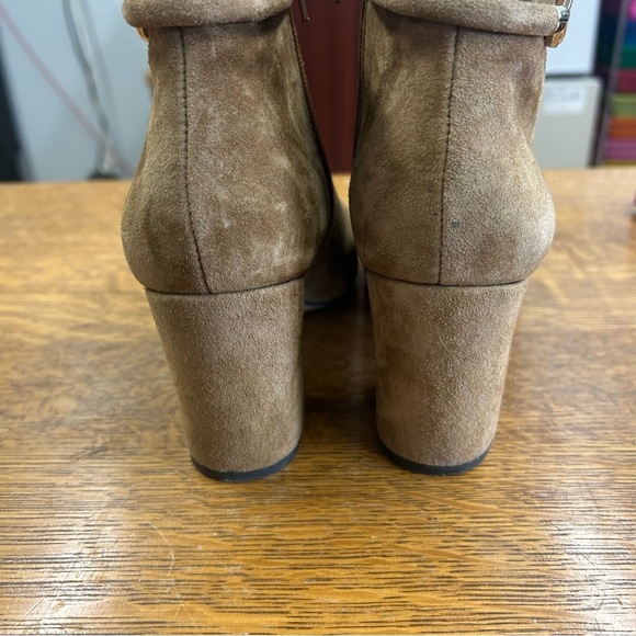 BELLA VITA Women’s Brown Chain Link Diaz Almond Block Heel Leather Booties 7.5M - Picture 3 of 10